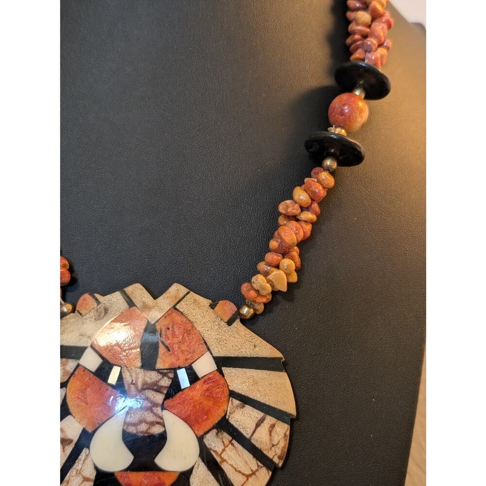 Rare Vintage 1970s Lee Sands Apple Coral Inlay Handcrafted Lion Pendant Necklace - Picture 4 of 9